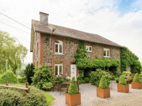 Farm with lovely panoramic views